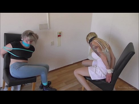 ❤️ Viciado / amarrado e amordaçado / donzela em apuros ️ Porno real vídeo em pt.analpics.ru ﹏
