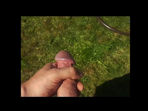❤️ A boazona fica com a rata rosa fodida e ejacula com um esguicho num jardim de Verão ️ Porno real vídeo em pt.analpics.ru ﹏