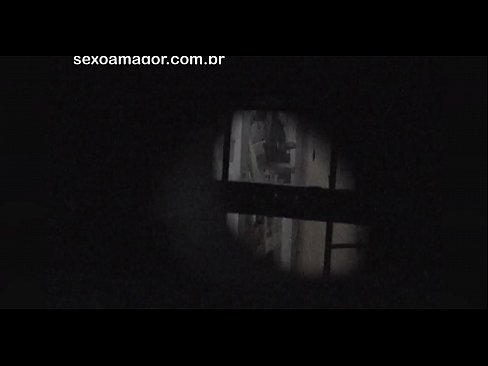 ❤️ Lourinho é filmado secretamente por um voyeur de bairro escondido atrás de tijolos ocos ️ Porno real vídeo em pt.analpics.ru ﹏